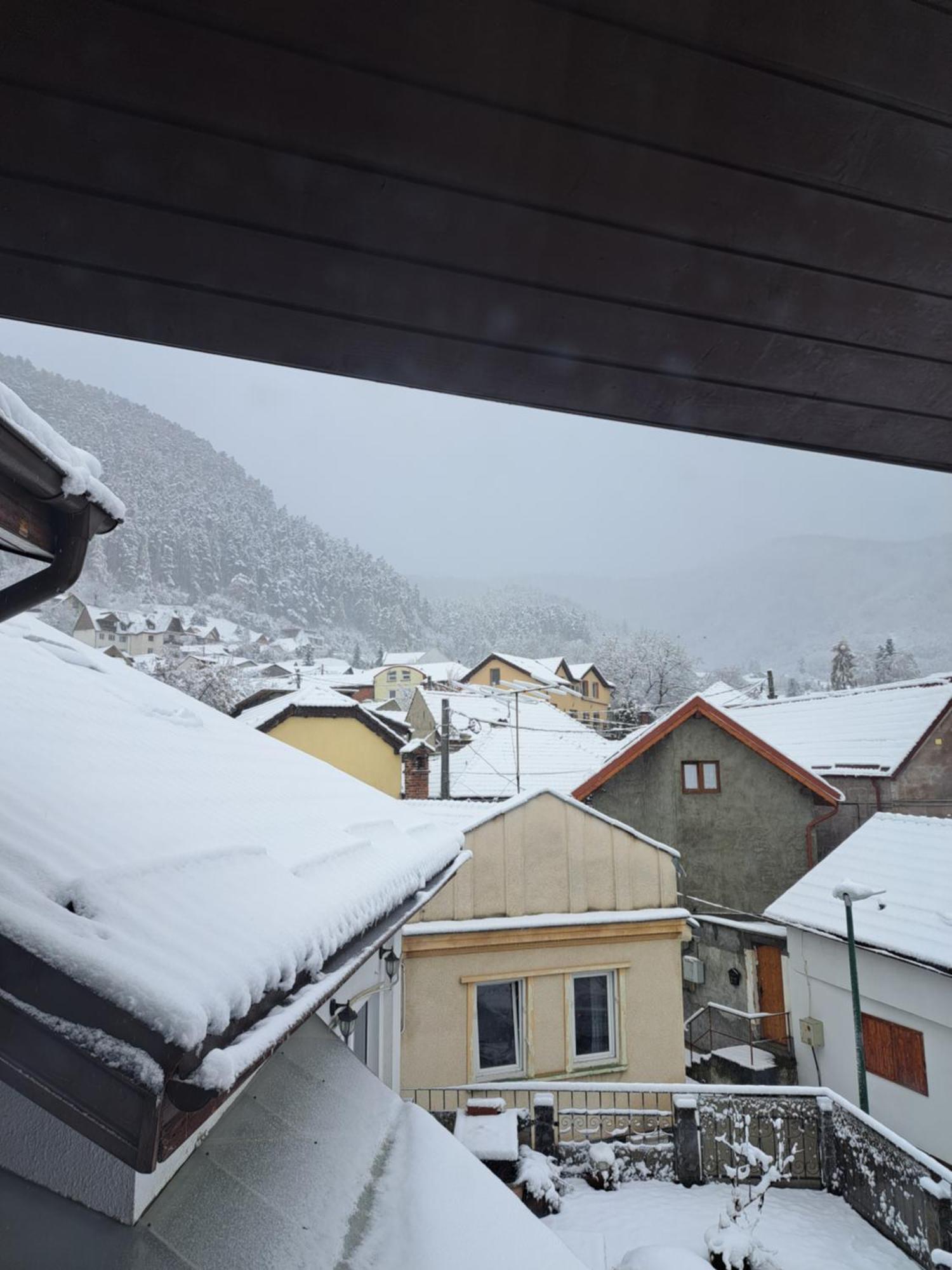 Ferienwohnung Casa Ileana Centrul Vechi Brașov Zimmer foto